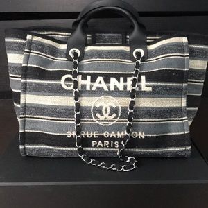 CHANEL Shopping Bag 30cm